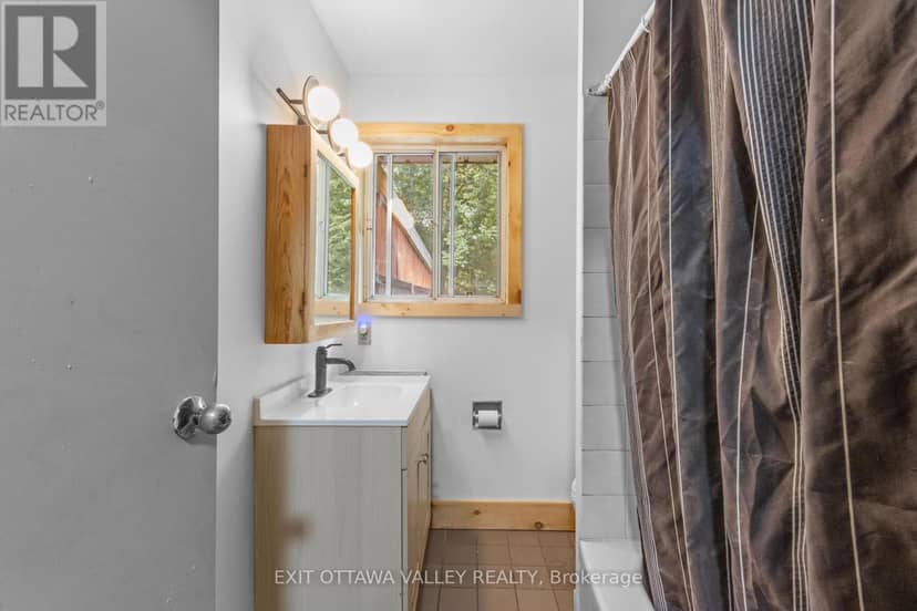 561 Long Lake Road — photo 33 of 40