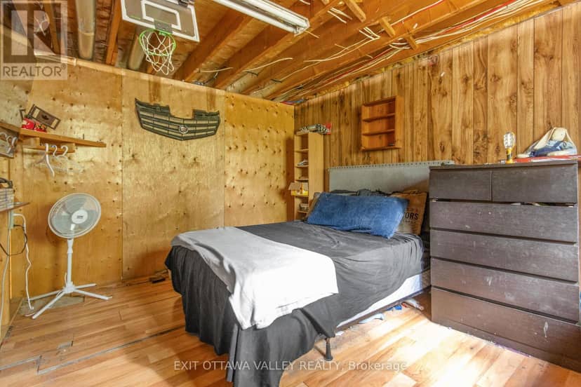 561 Long Lake Road — photo 35 of 40