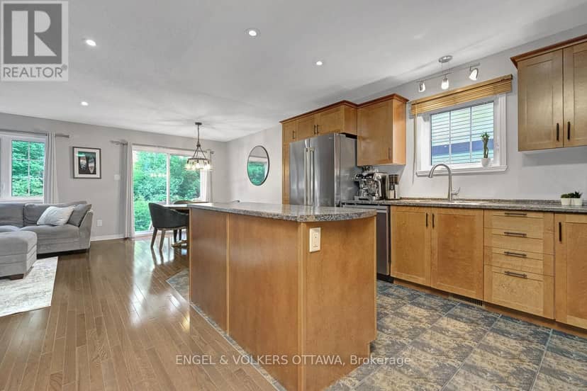 938 Payer Street — photo 13 of 31