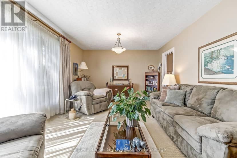 28 Woodcock Drive — photo 7 of 23