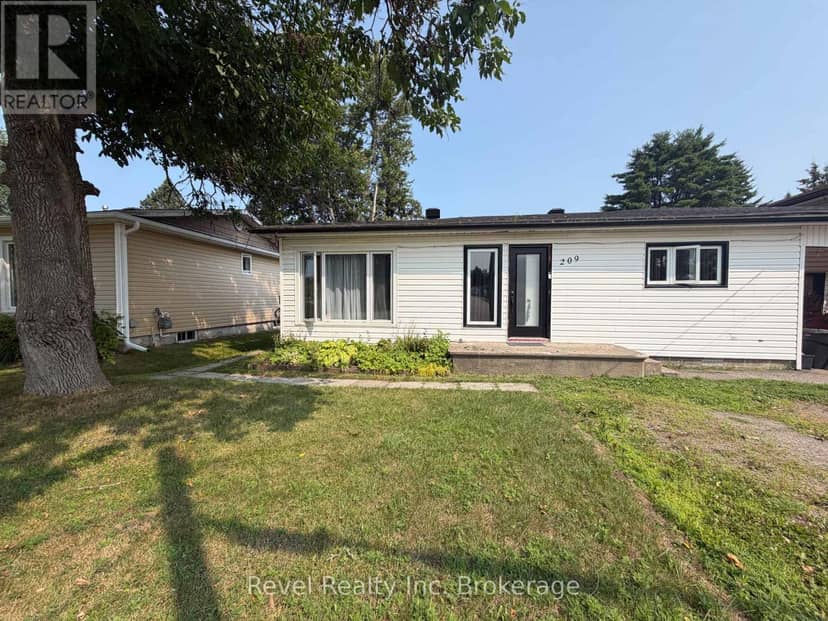209 Salter Street, West Nipissing, photo 2
