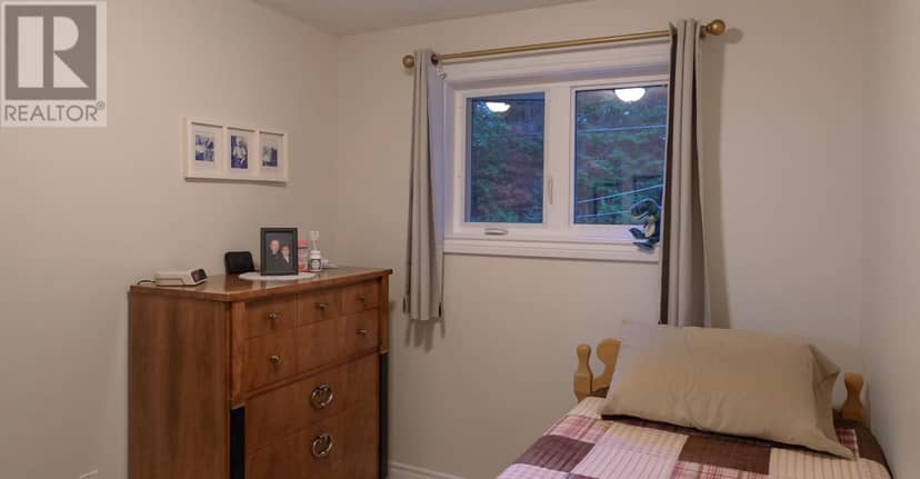 19 Elmwood Crescent — photo 18 of 32
