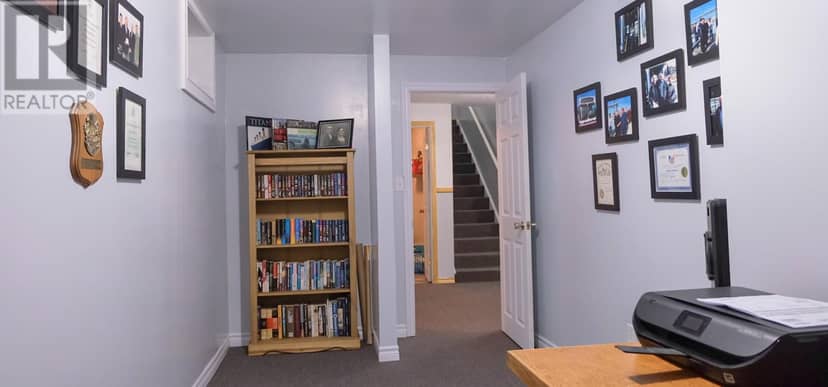 19 Elmwood Crescent — photo 24 of 32