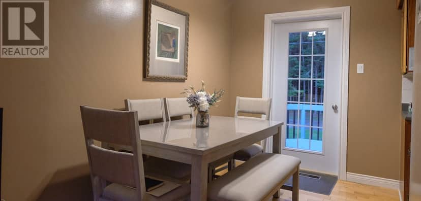 19 Elmwood Crescent — photo 9 of 32