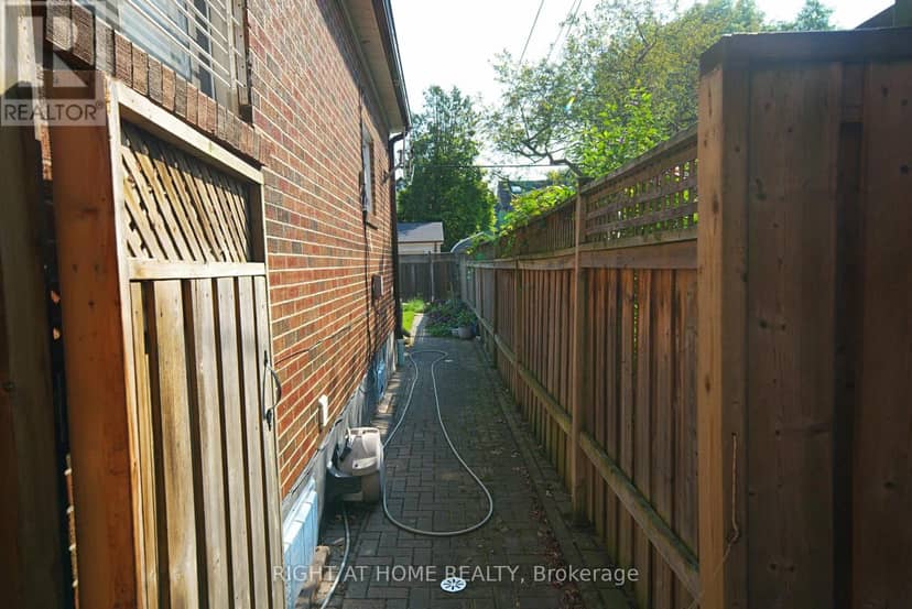 65 Salem Avenue — photo 24 of 25
