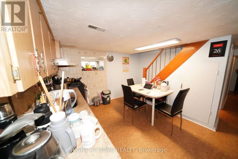 65 Salem Avenue — photo 9 of 25