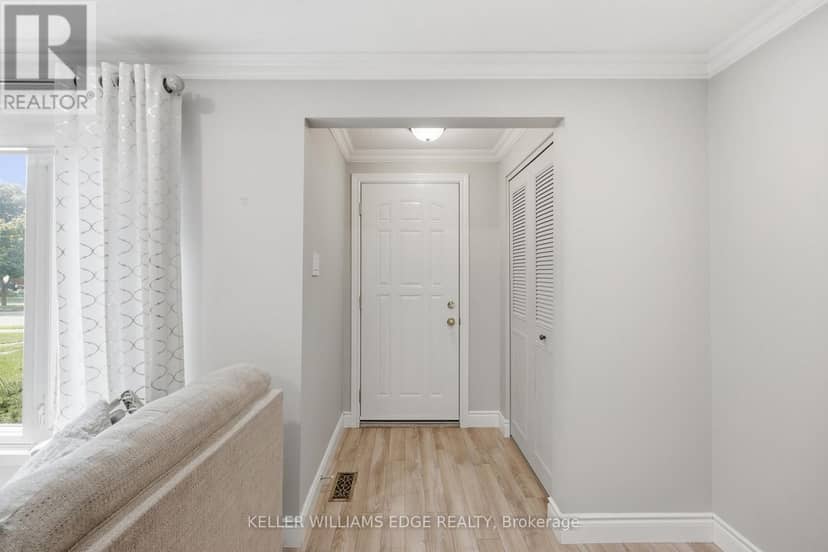 25 Flint Drive — photo 3 of 40