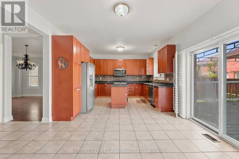 38 Eiffel Boulevard — photo 12 of 37