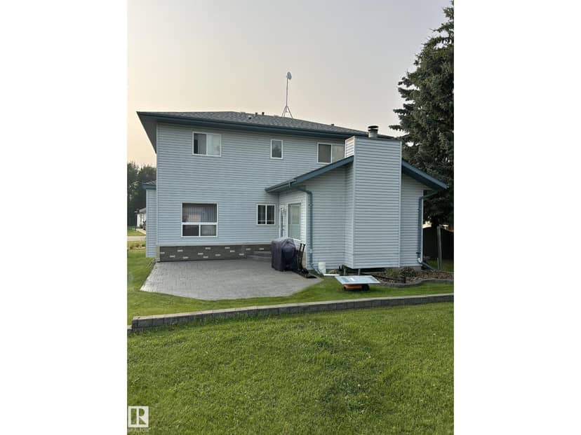 4014 Champagne Dr, Athabasca Town, photo 2