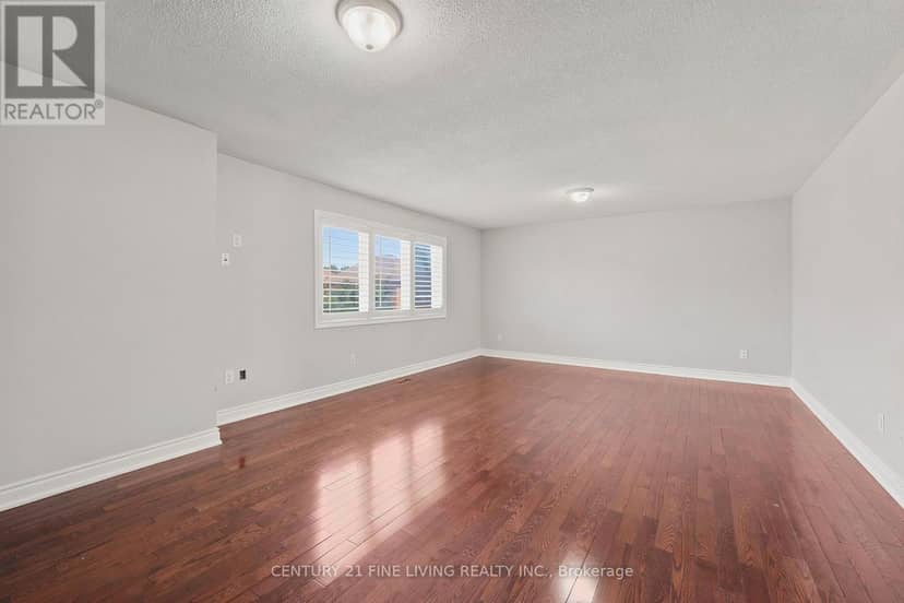 38 Eiffel Boulevard — photo 19 of 37