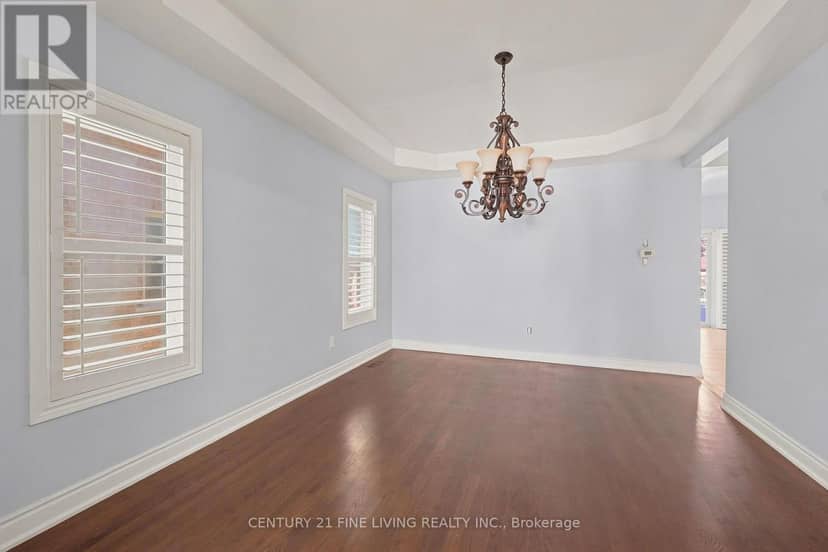 38 Eiffel Boulevard — photo 7 of 37