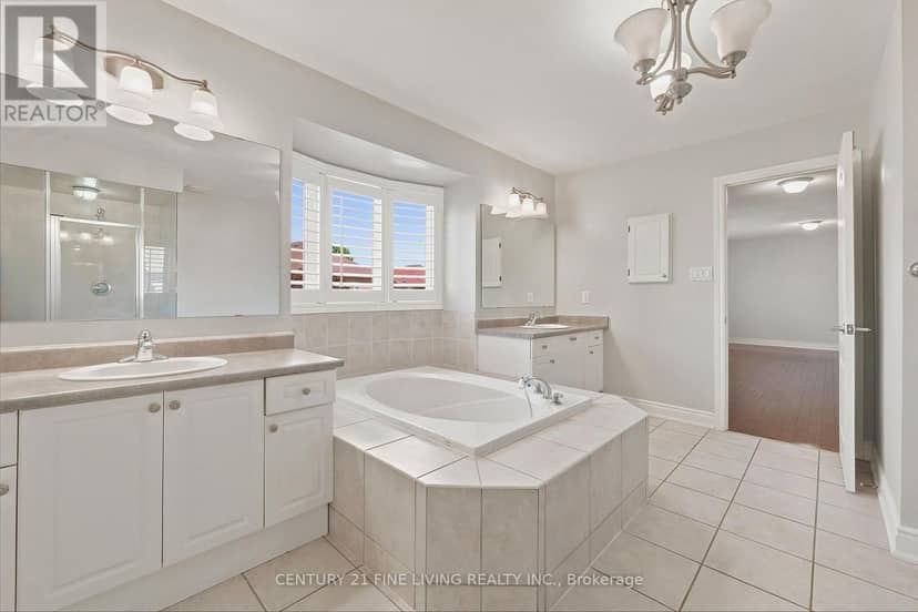 38 Eiffel Boulevard — photo 22 of 37