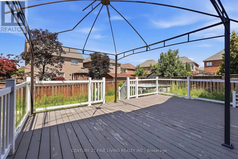 38 Eiffel Boulevard — photo 35 of 37