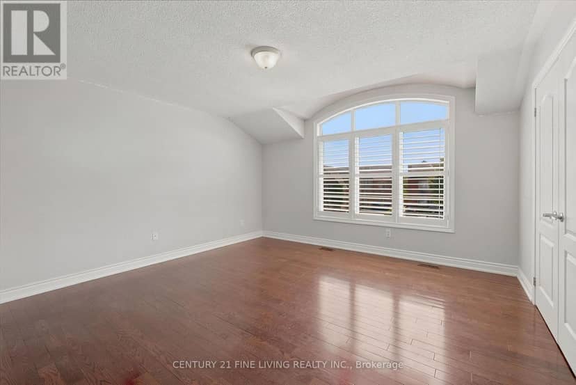 38 Eiffel Boulevard — photo 25 of 37
