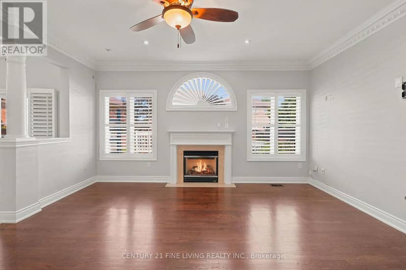 38 Eiffel Boulevard — photo 10 of 37