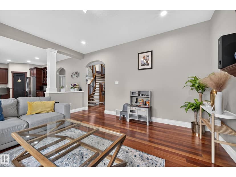 3006 Montrose BV — photo 14 of 40