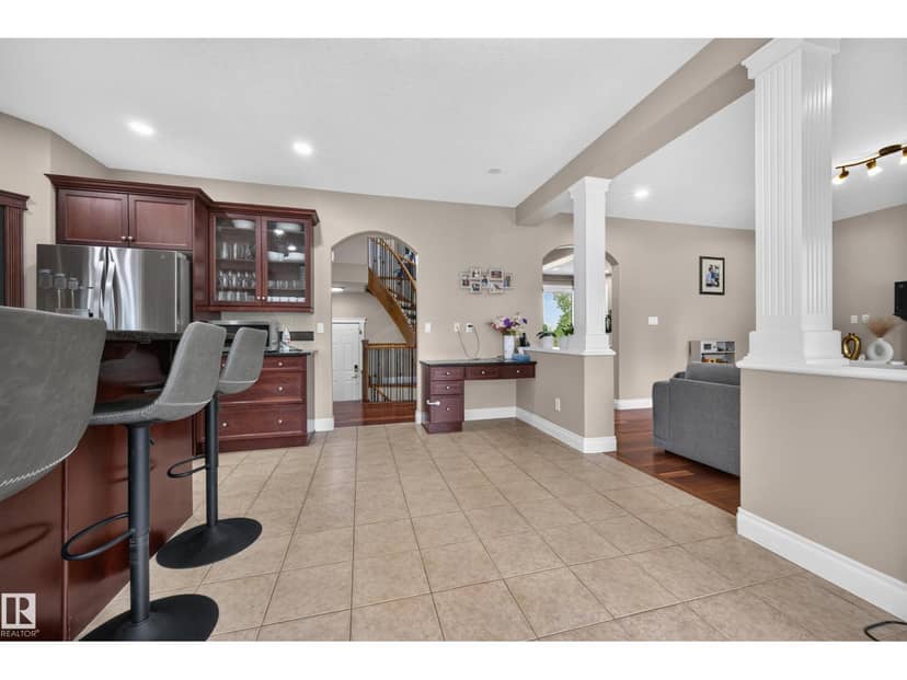 3006 Montrose BV — photo 18 of 40