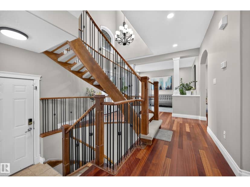 3006 Montrose BV — photo 23 of 40