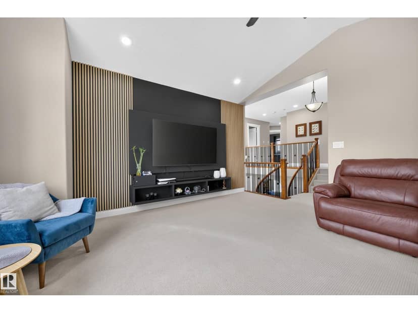 3006 Montrose BV — photo 31 of 40