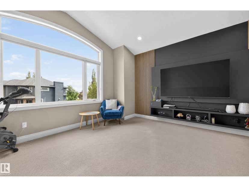 3006 Montrose BV — photo 32 of 40