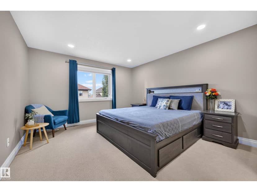 3006 Montrose BV — photo 34 of 40