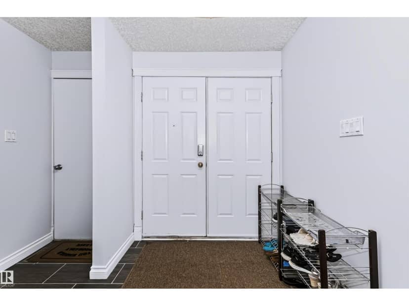 6016 177 ST NW, Edmonton, photo 3