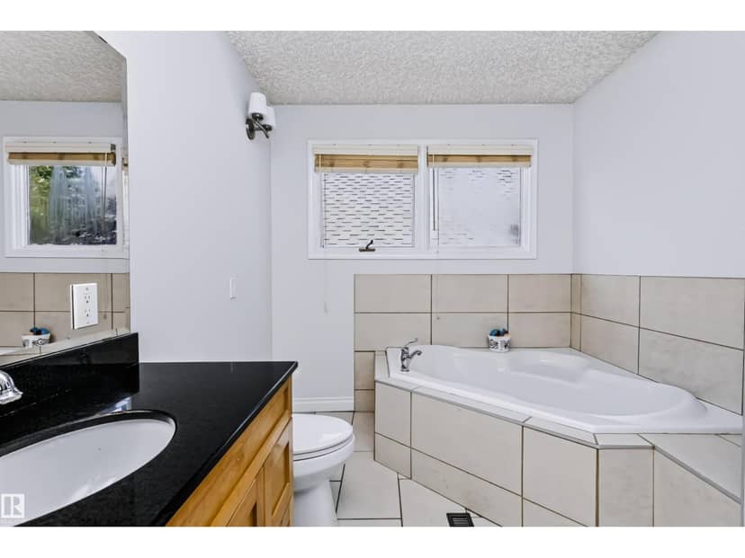 6016 177 ST NW — photo 36 of 40