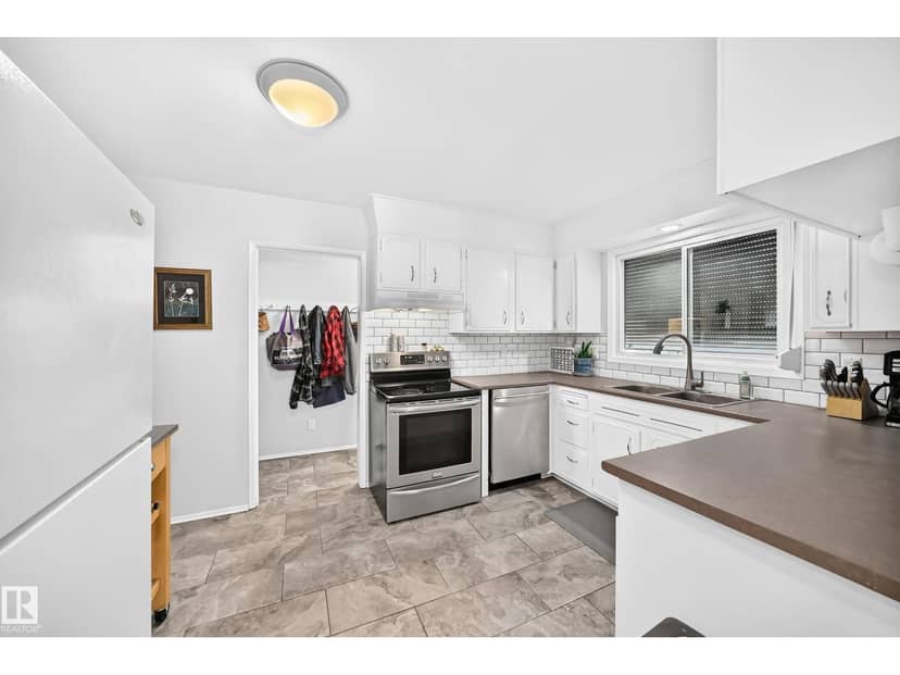 3516 117A ST NW — photo 13 of 40