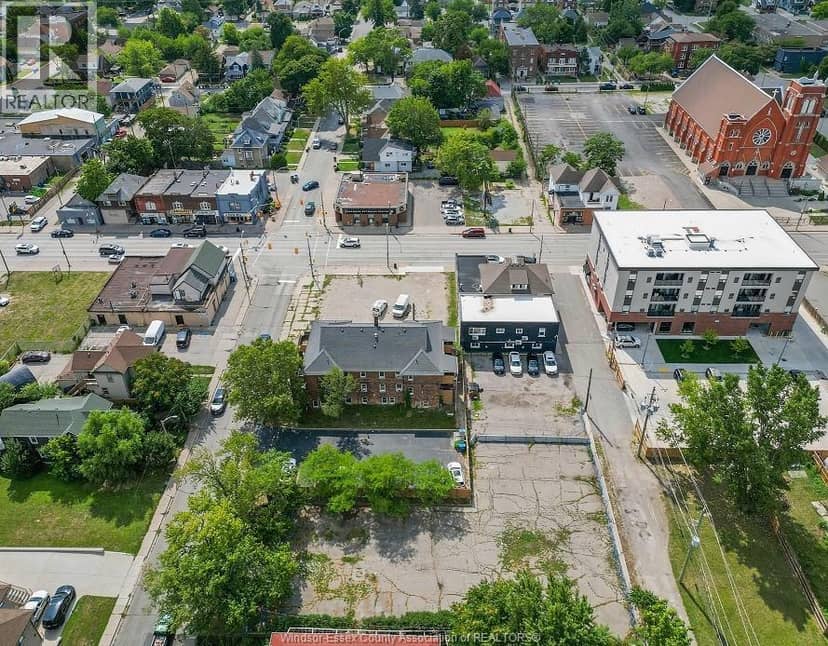561 Parent Avenue — photo 7 of 31