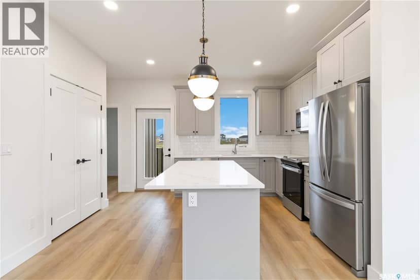 25 105 Hathway CRESCENT — photo 4 of 20
