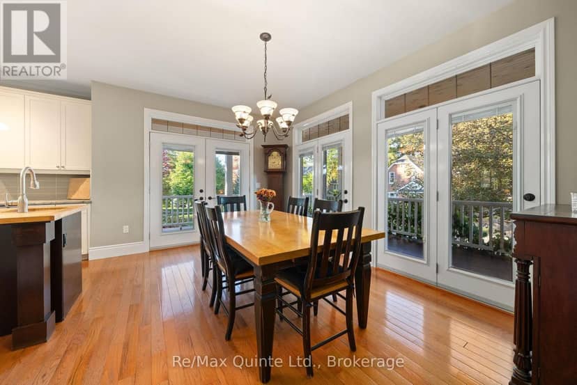 8 Mount Pleasant Road — photo 12 of 40