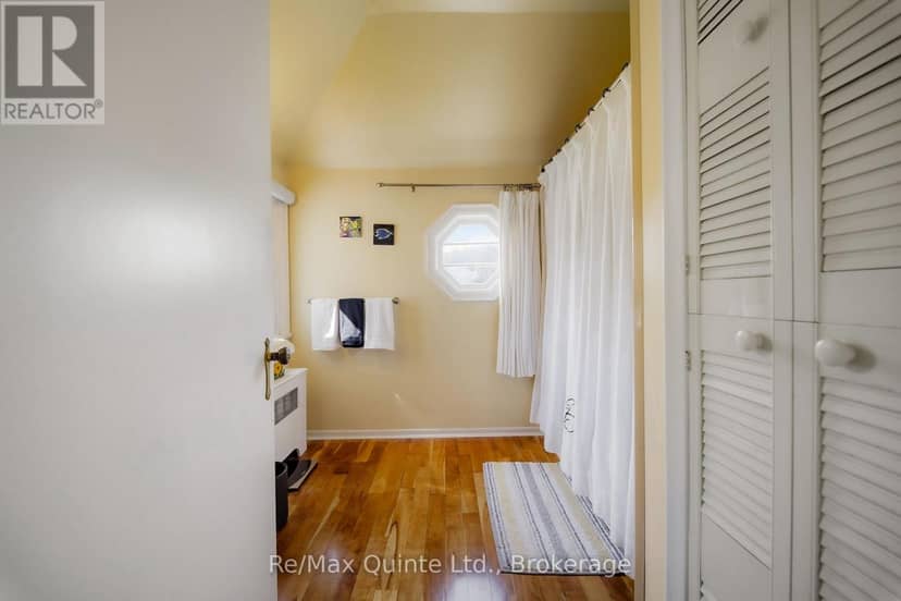 271 Bridge Street East — photo 26 of 40