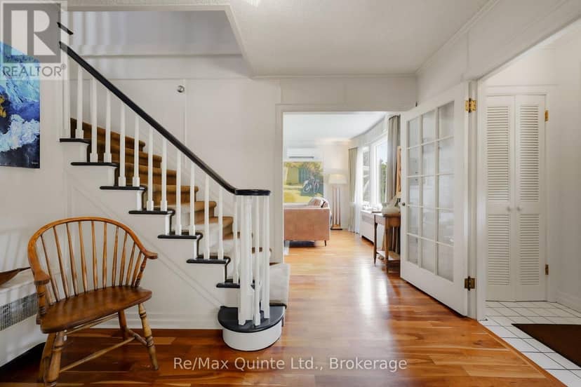 271 Bridge Street East, Belleville, photo 6