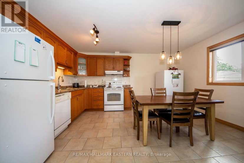 202 - 878 Armour Road — photo 3 of 18