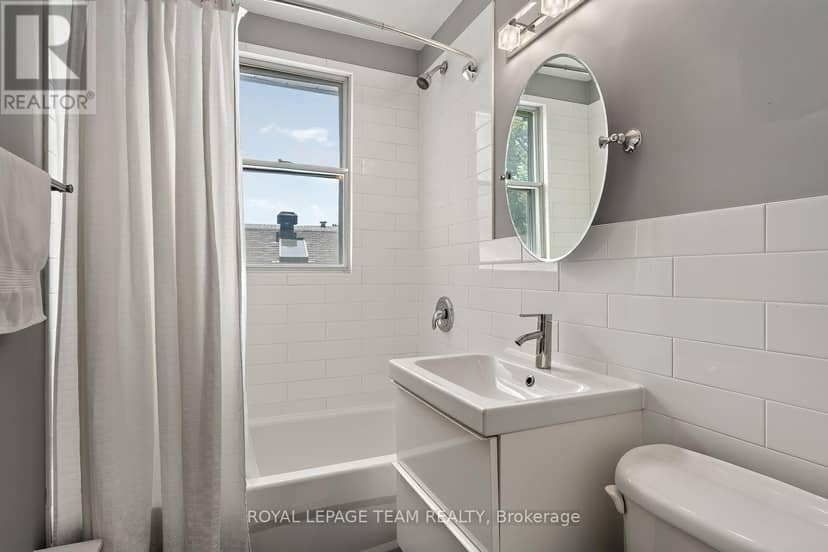 111 Ivy Crescent — photo 25 of 40