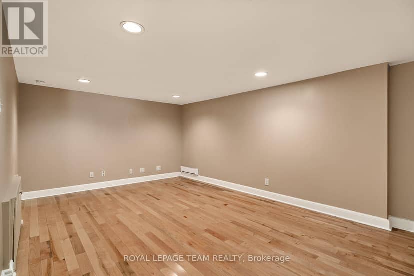 111 Ivy Crescent — photo 30 of 40