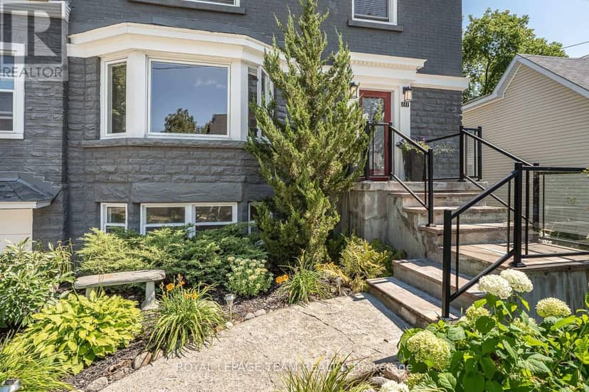 111 Ivy Crescent — photo 39 of 40