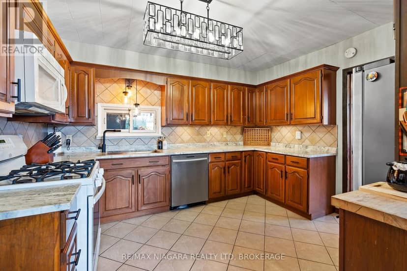1470 Killaly Street E, Port Colborne, photo 7