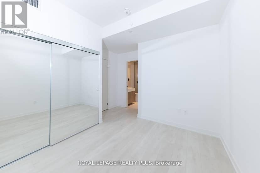 206S - 127 Broadway Avenue S — photo 10 of 24