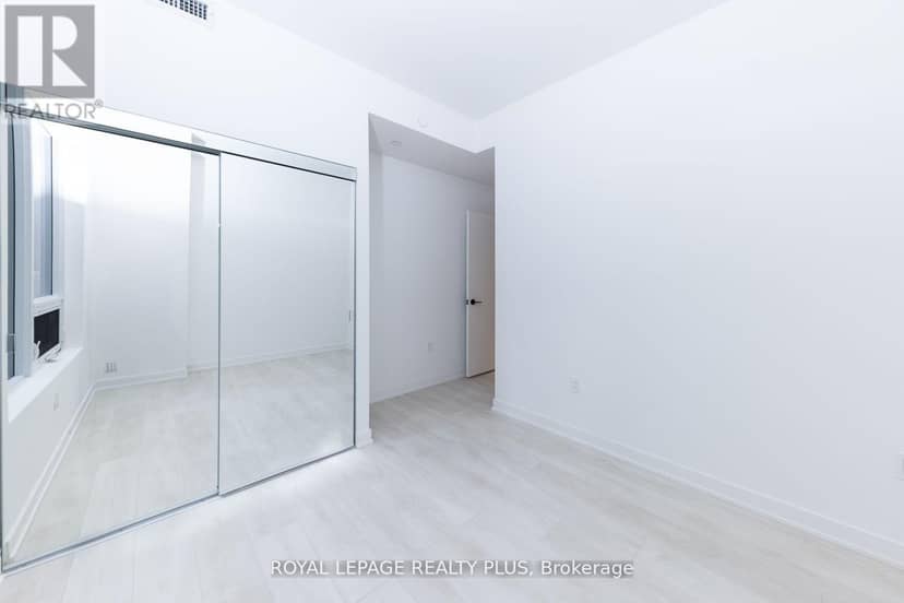 206S - 127 Broadway Avenue S — photo 16 of 24