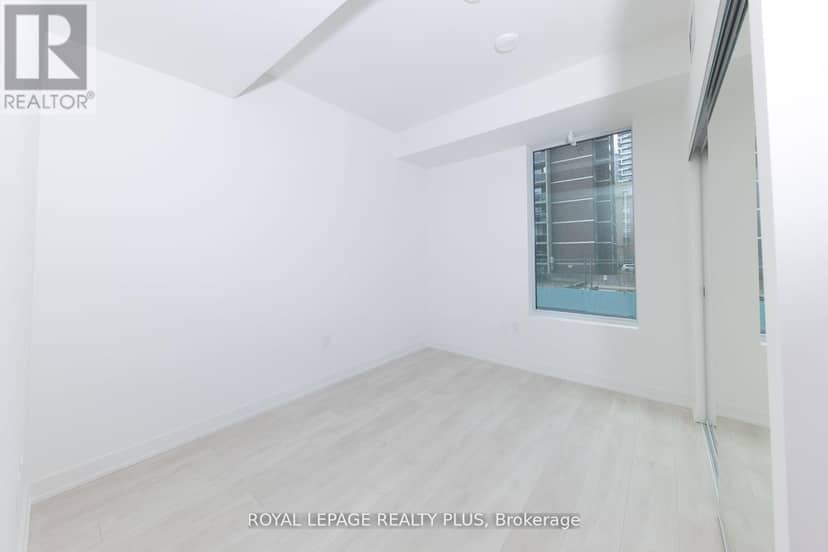 206S - 127 Broadway Avenue S — photo 9 of 24