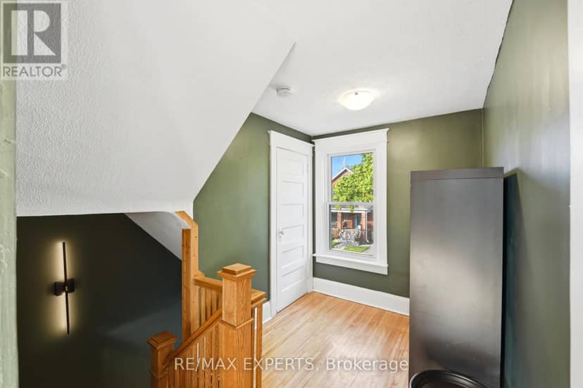 18 Rowe Street — photo 19 of 32