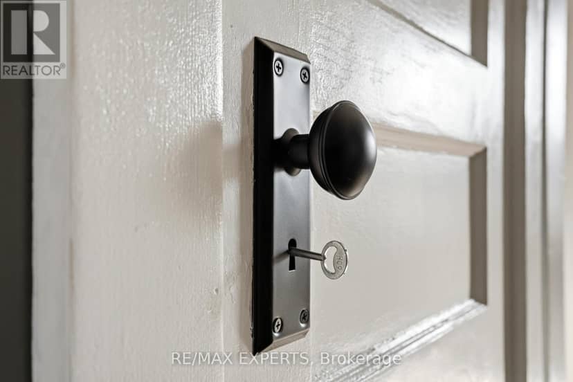 18 Rowe Street — photo 30 of 32