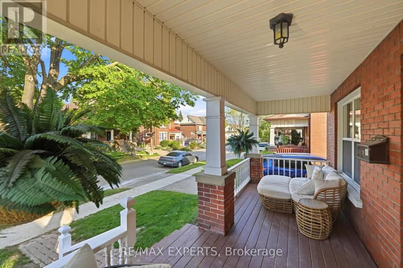 18 Rowe Street — photo 4 of 32