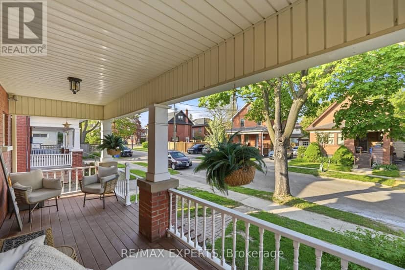 18 Rowe Street — photo 5 of 32