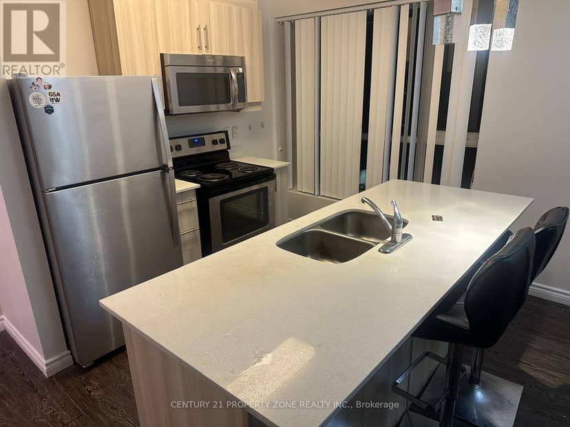 307 - 158 King Street — photo 7 of 15