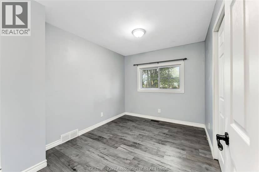 864 MCNAUGHTON AVENUE East — photo 16 of 37