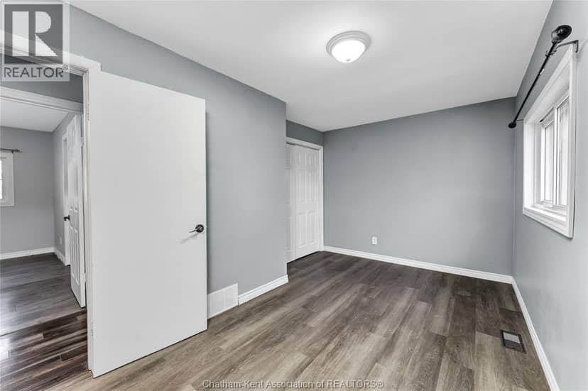 864 MCNAUGHTON AVENUE East — photo 18 of 37