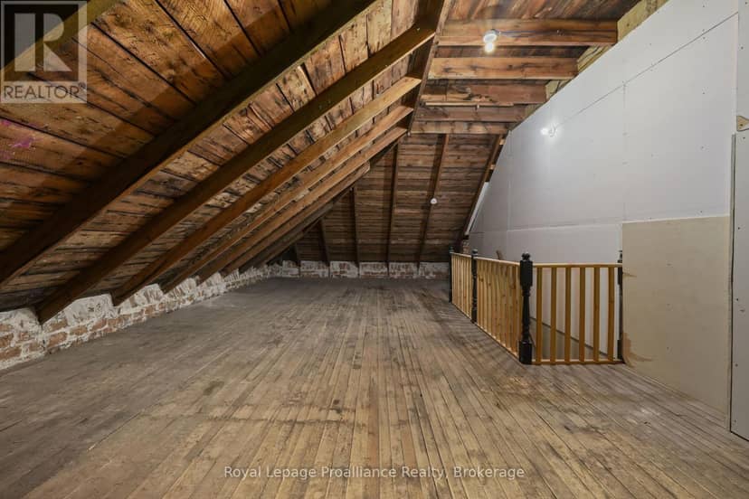 104 Inkerman Street — photo 28 of 40