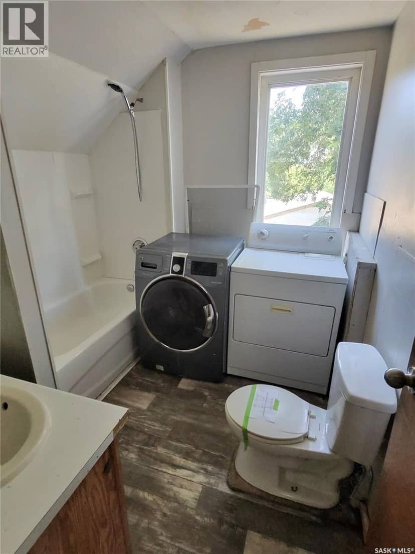 1179 Retallack Street — photo 13 of 14